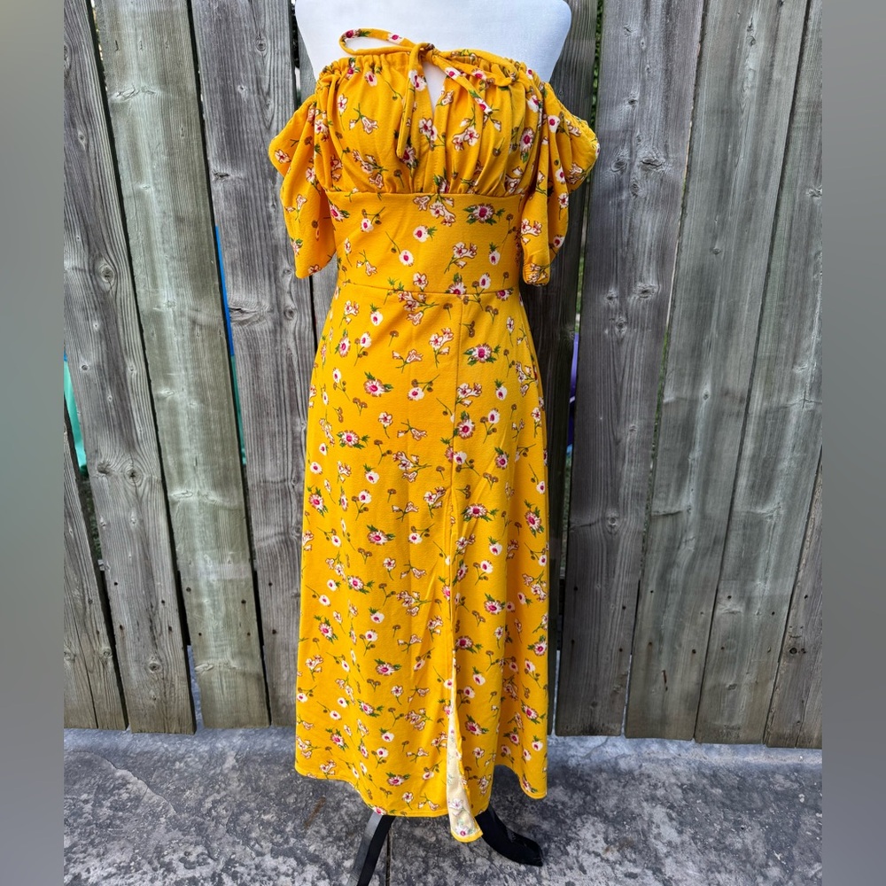Floral Yellow Off-Shoulder Dress size Medium